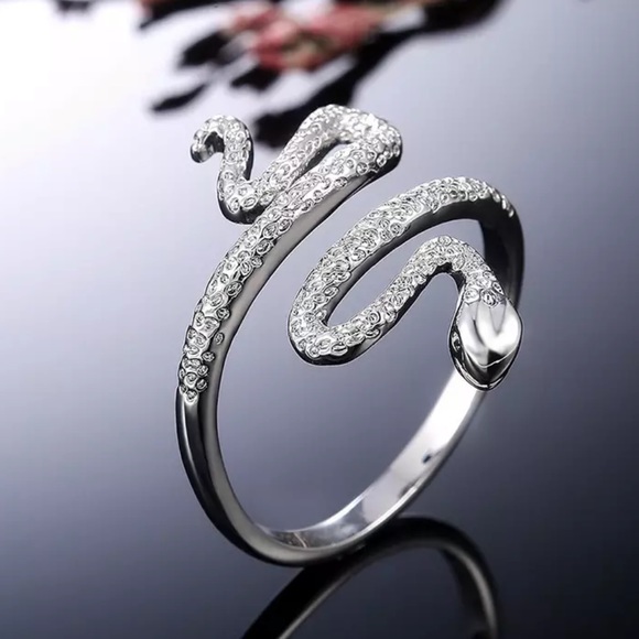 🐍 Crystalized Slithery Snake S 925 Ring 🐍 - Picture 3 of 5